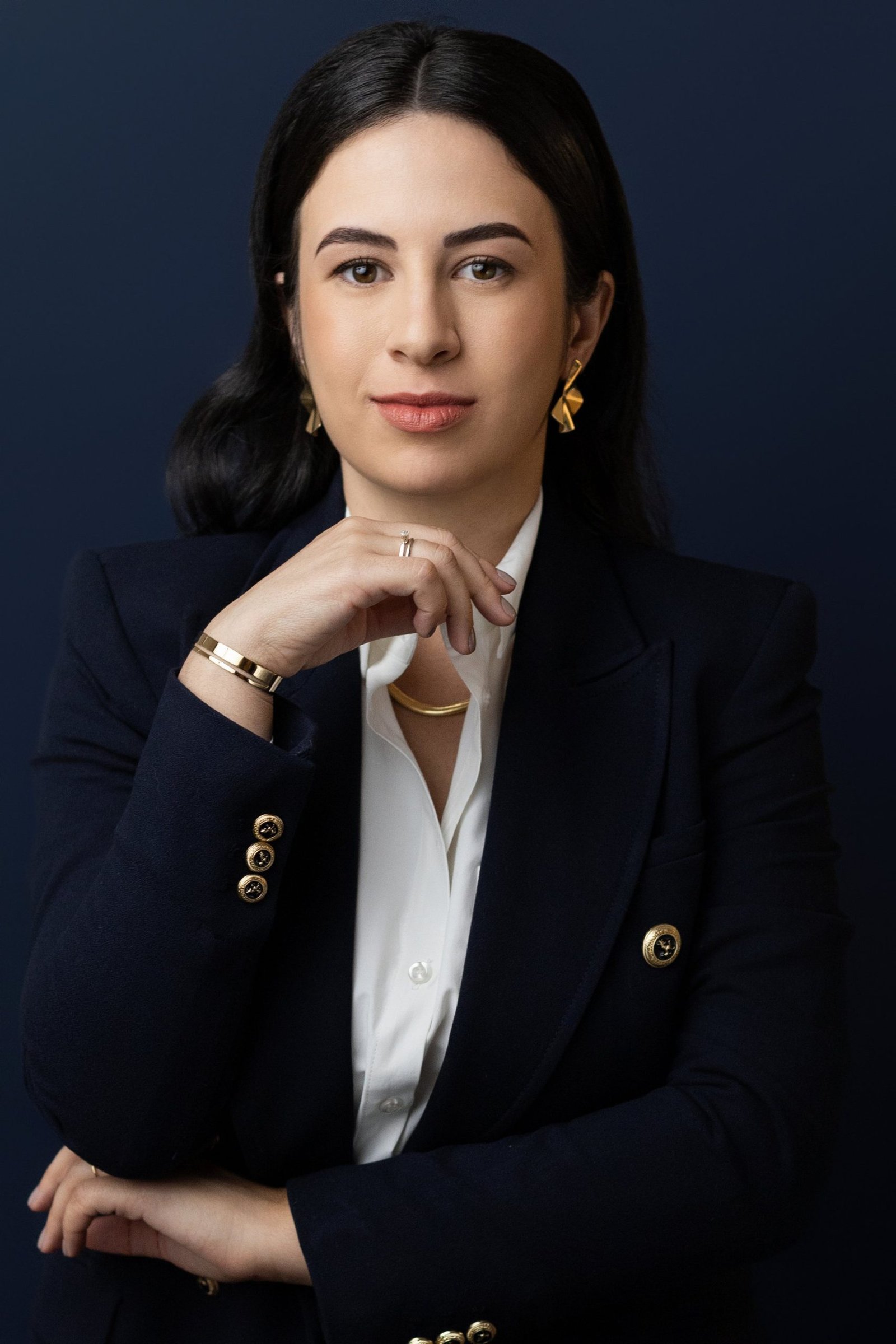 Cássia Dias, retrato elegante